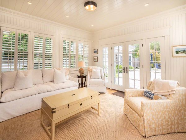 Cape Cod Home 994452