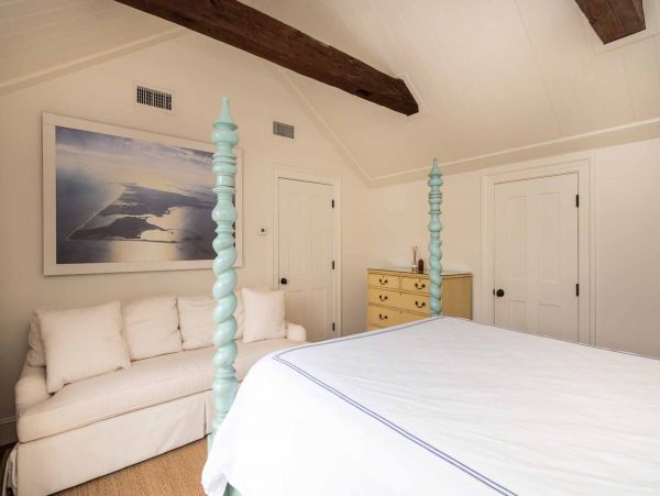 Cape Cod Home 994452