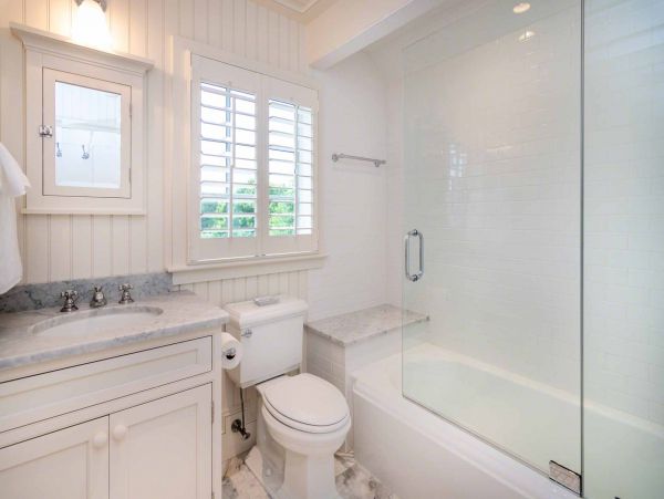 Cape Cod Home 994452