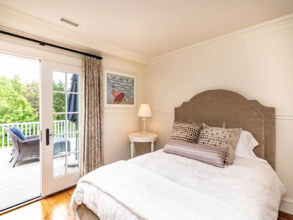 Cape Cod Home 994452