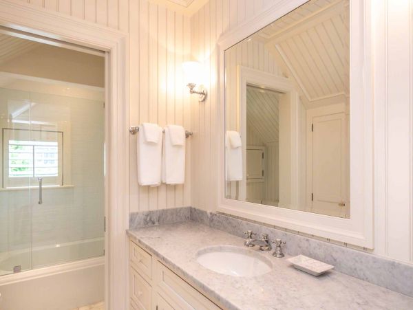 Cape Cod Home 994452