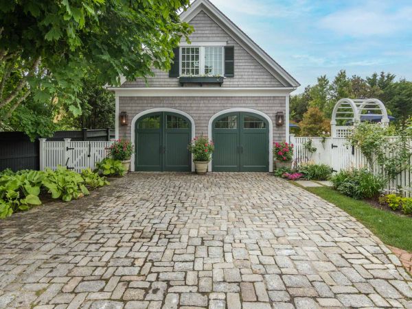Cape Cod Home 994452