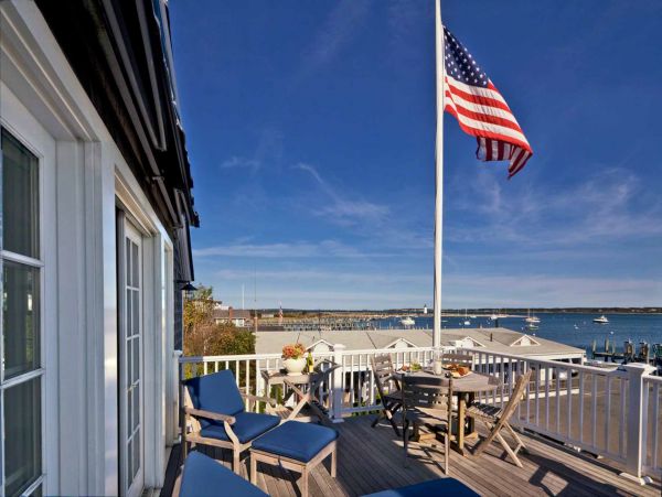 Cape Cod Home 994453