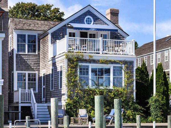 Cape Cod Home 994453