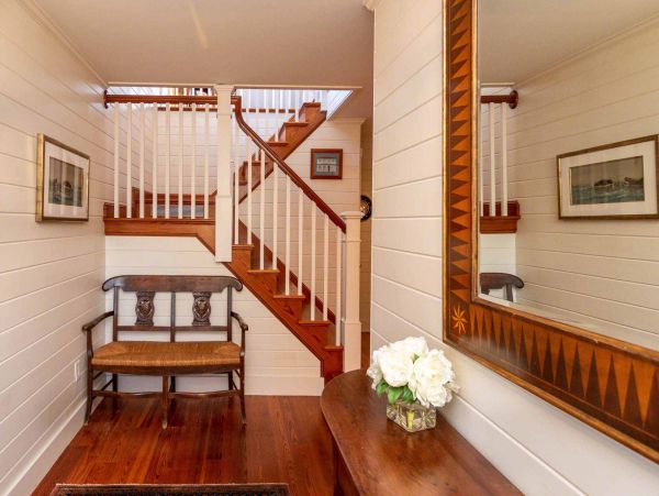 Cape Cod Home 994453