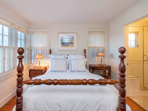 Cape Cod Home 994453