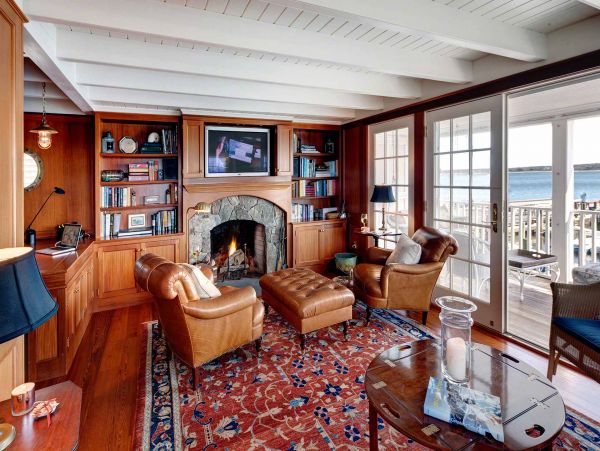 Cape Cod Home 994454