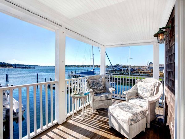 Cape Cod Home 994454