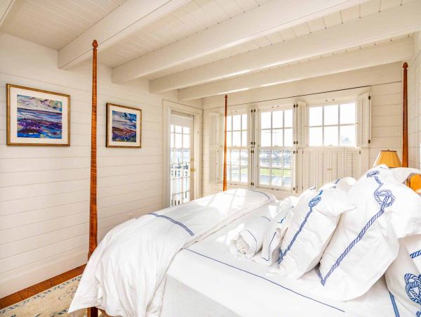 Cape Cod Home 994454