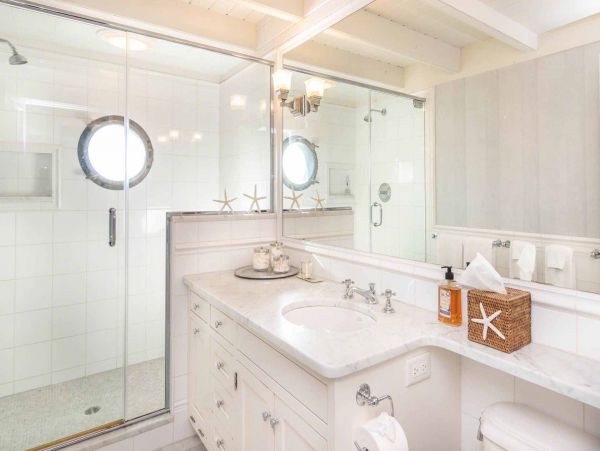 Cape Cod Home 994454