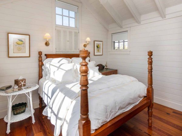 Cape Cod Home 994454