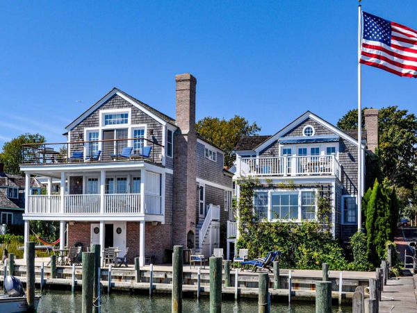 Cape Cod Home 994454
