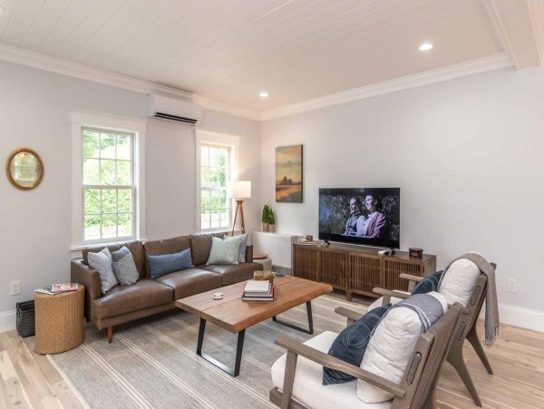 Cape Cod Home 994455