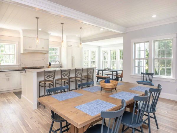 Cape Cod Home 994455