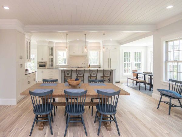 Cape Cod Home 994455