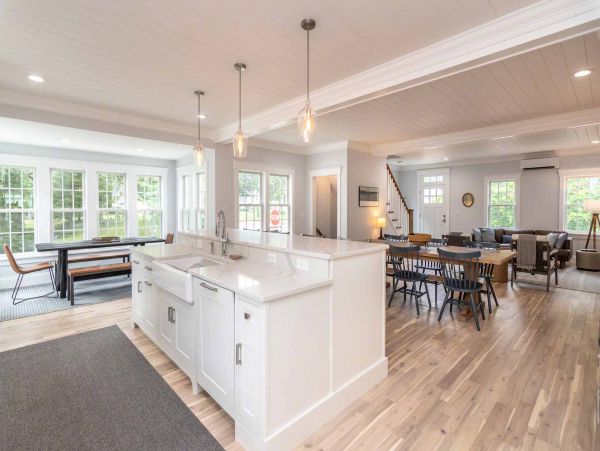 Cape Cod Home 994455