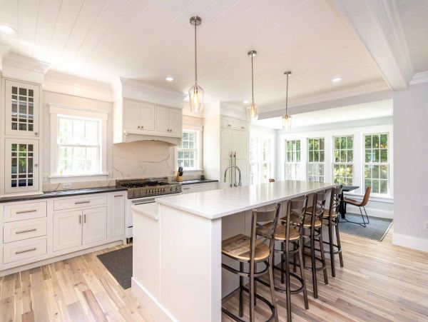 Cape Cod Home 994455