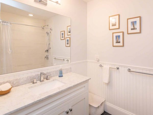 Cape Cod Home 994455