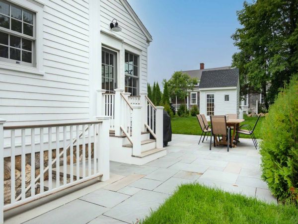 Cape Cod Home 994455