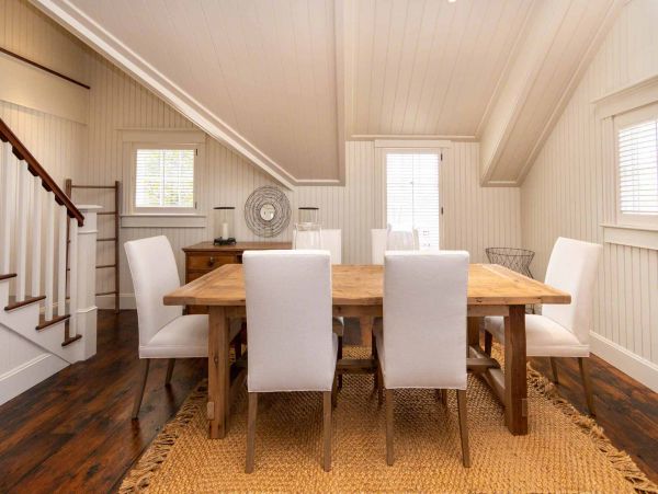 Cape Cod Home 994456