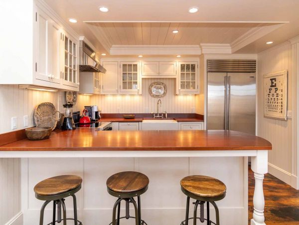 Cape Cod Home 994456