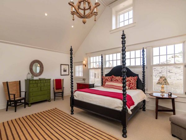 Cape Cod Home 994456