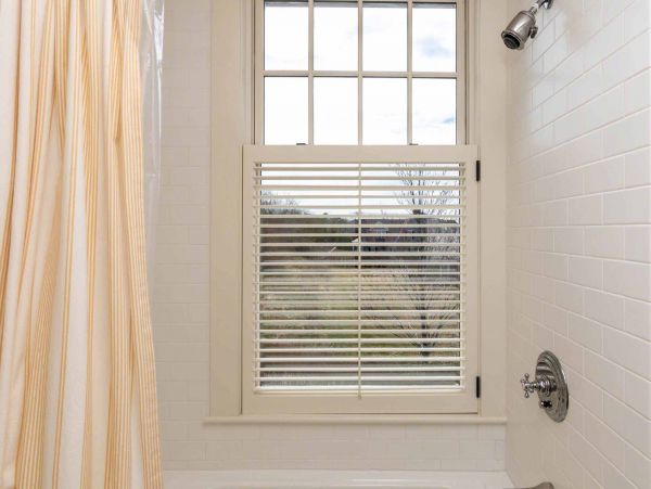 Cape Cod Home 994456