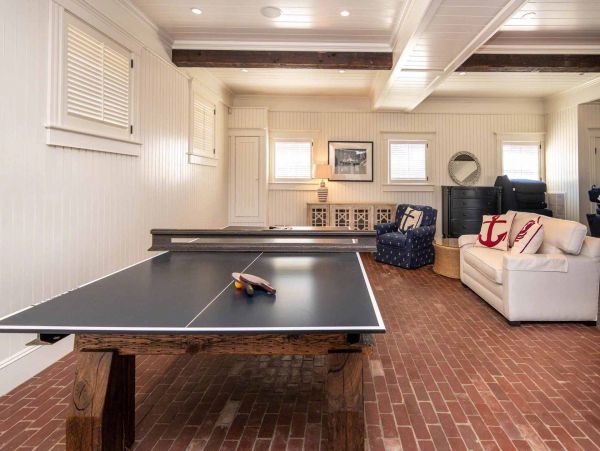 Cape Cod Home 994456