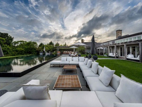 Cape Cod Home 994457