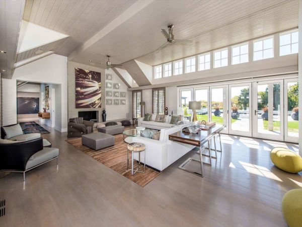 Cape Cod Home 994457