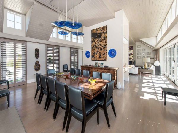 Cape Cod Home 994457