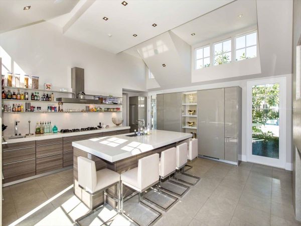 Cape Cod Home 994457