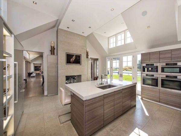 Cape Cod Home 994457