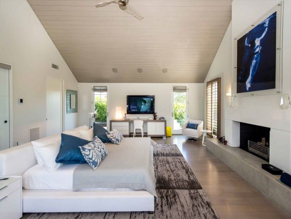 Cape Cod Home 994457