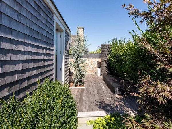 Cape Cod Home 994457