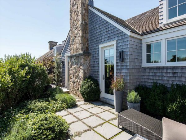 Cape Cod Home 994457