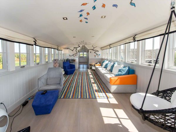 Cape Cod Home 994457