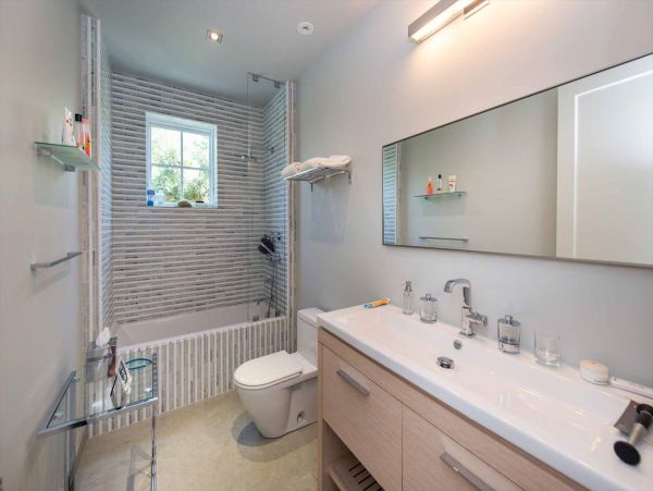 Cape Cod Home 994457