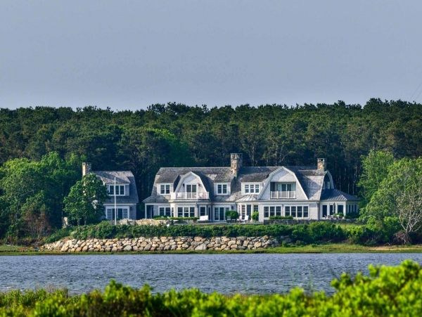 Cape Cod Home 994458