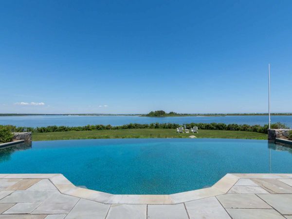 Cape Cod Home 994458