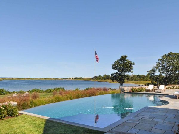 Cape Cod Home 994458