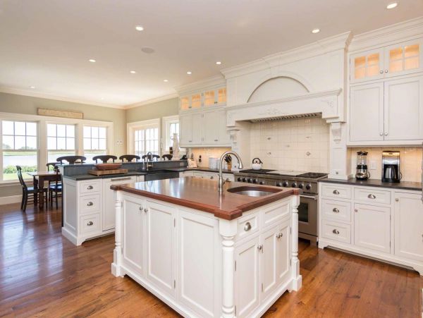 Cape Cod Home 994458