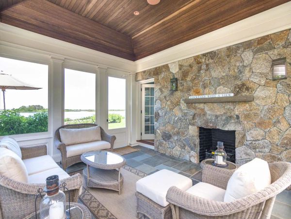 Cape Cod Home 994458