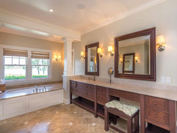 Cape Cod Home 994458