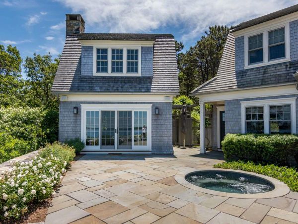 Cape Cod Home 994458