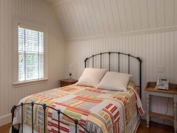 Cape Cod Home 994458