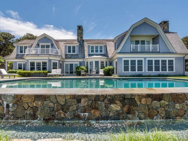 Cape Cod Home 994458