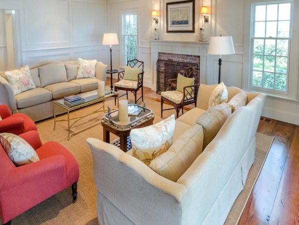 Cape Cod Home 994459