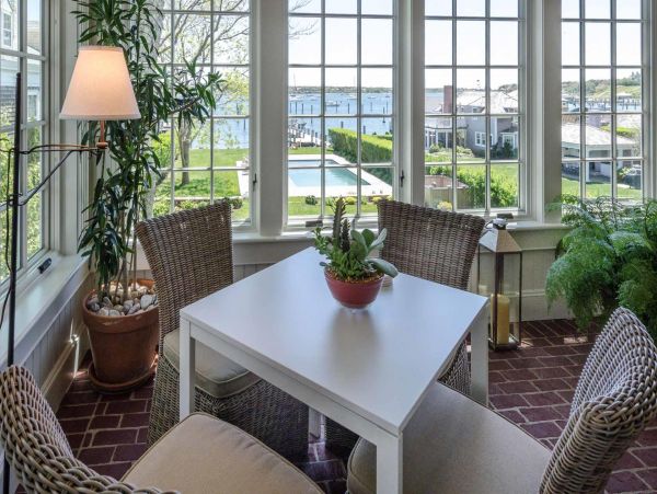 Cape Cod Home 994459