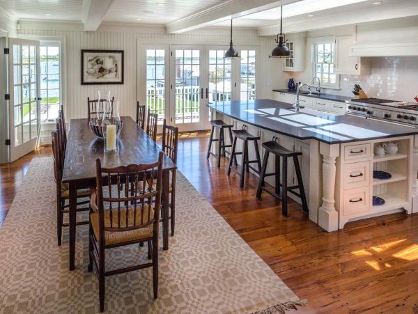 Cape Cod Home 994459